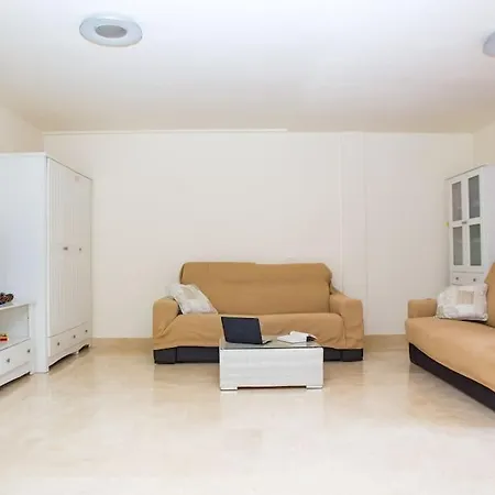 2 Bedrooms In Magnolia Golf Resort, La Caleta Apartment Costa Adeje (Tenerife)
