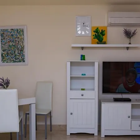 Apartment 2 Bedrooms In Magnolia Golf Resort, La Caleta Costa Adeje (Tenerife)