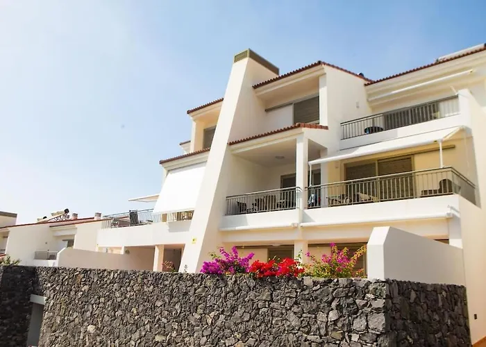 2 Bedrooms In Magnolia Golf Resort, La Caleta Daire *