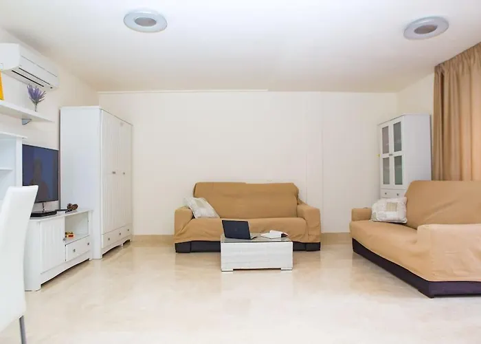 2 Bedrooms In Magnolia Golf Resort, La Caleta Daire Costa Adeje